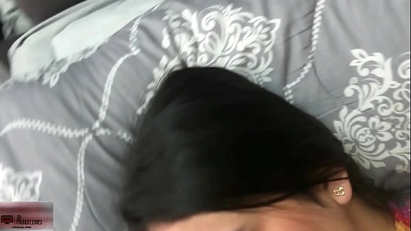 Download Video - No puedo creer lo que veo mi hermanastra esta muy provocativa