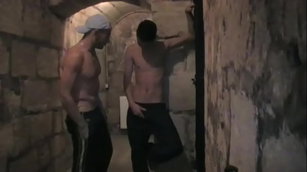 fucked by 2 twink in discret basement