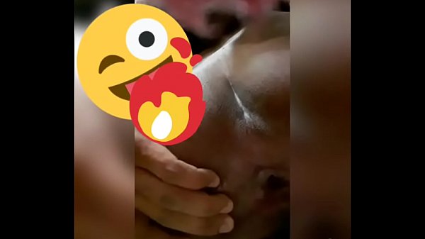 Brincando com o cuzinho