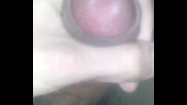 Joven se masturba