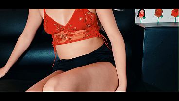 手作りおもちゃを探る:18歳のブロンド美女がディルドに乗る - 完璧なお尻を持つ女の子がディルドに乗る