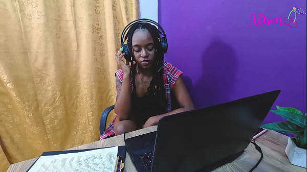 SERVI&Ccedil;O DE QUARTO! A empregada latina sacanagem ele fode a h&oacute;spede do hotel e faz uma bagun&ccedil;a no quarto.