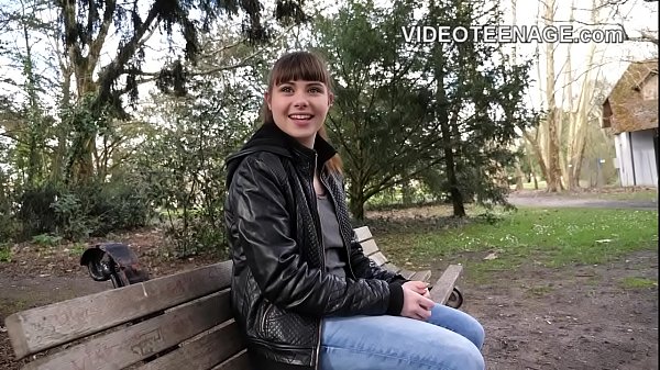 lovely teen does porn casting