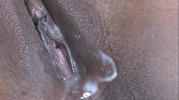 Download Video - Chocolate shaved pussy fucked and filled with hot cum