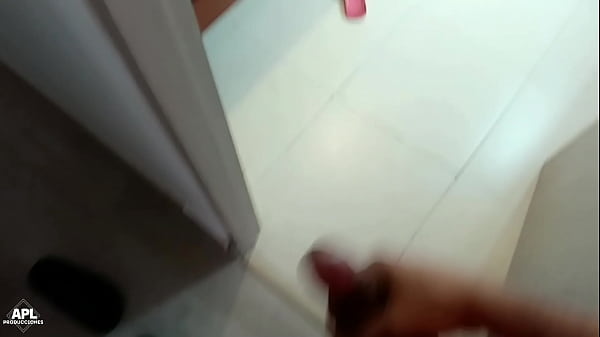 Download Video - Esta vez mi compa&ntilde;era de cuarto me espero con muy poca ropa y en mi cama&comma; la muy cachonda no se quizo subir a la cama&comma; si no en mi polla - Historia completa