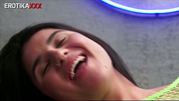 Gatinha gaúcha Yasmin Muller levando no rabo - Filme Gang Bang EROTIKAXXX - Completo no RED
