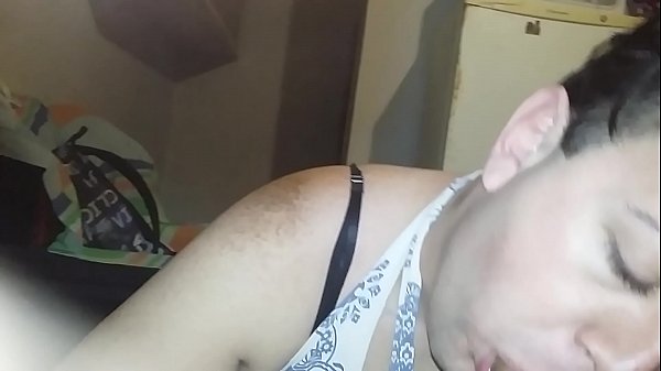 Download Video - Chupando gostoso o casado