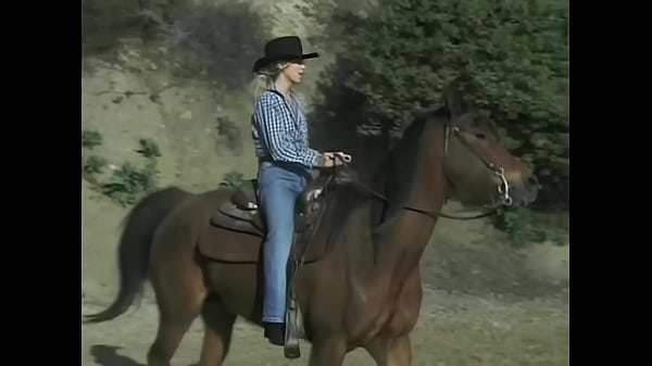 Allysin Chaines: The Perfect Body of a Sex Goddess Seeking Orgasm