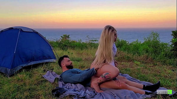 Download Video - Sexo Arriscado Casal Amador real fodendo em acampamento - Sexdoll 520