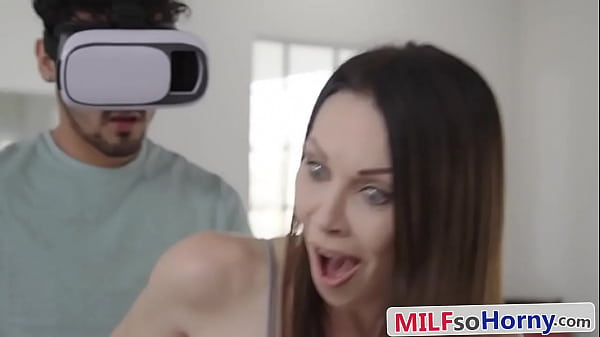 Banging hot brunette milf while wearing vr headset