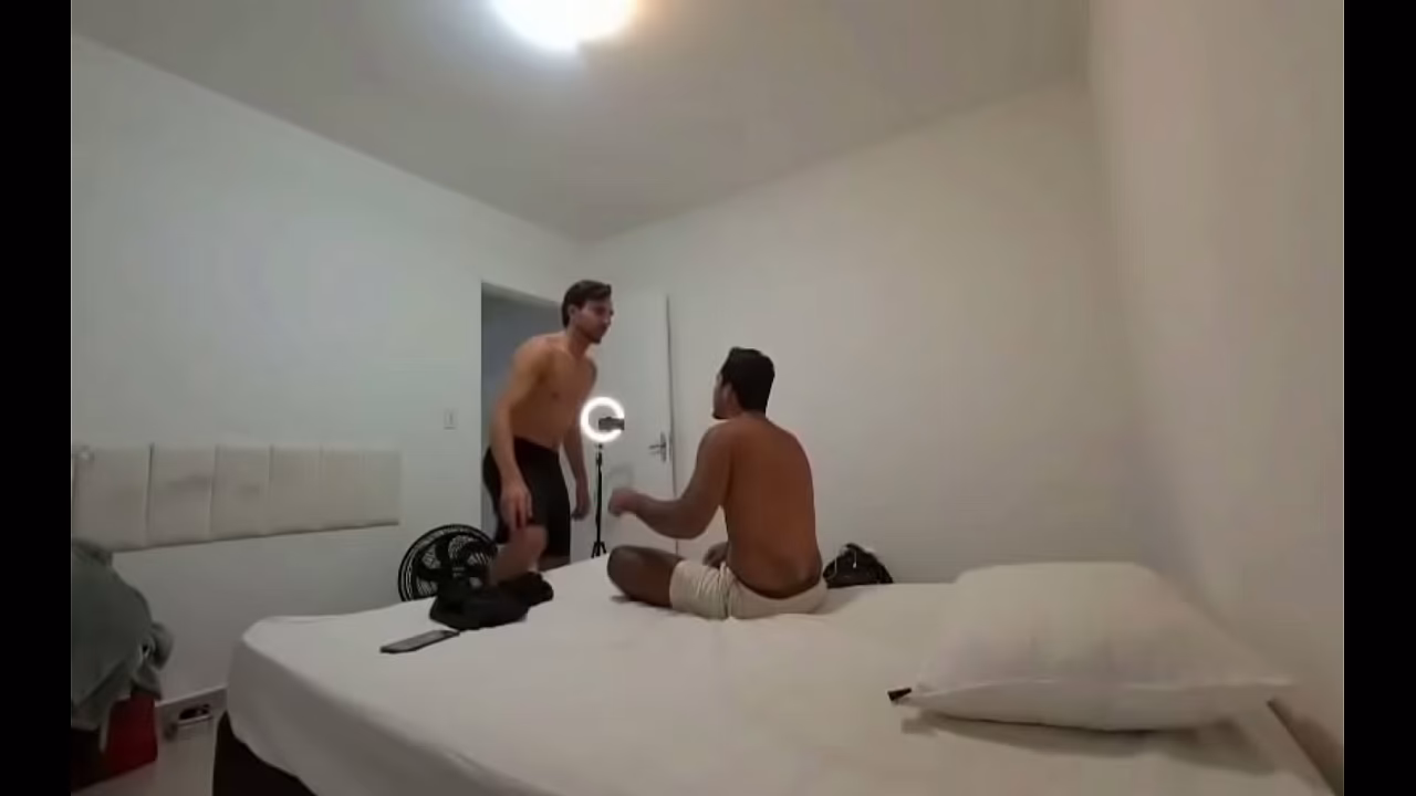 Le di un aventón al chico del gimnasio.
                    licking amateur homemade fetish brazil gay couple male on male guy guy latino man gay encouragement muchos negros