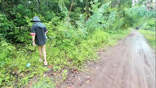 Thai girl walks and shows her pussy on the side of the road. Clear Thai voice.