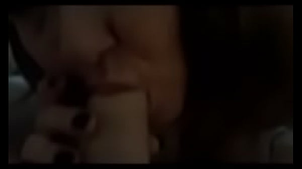 Une Milf Qui Parle Sale Suce Une Bite Dure Jusqu'à La Fin