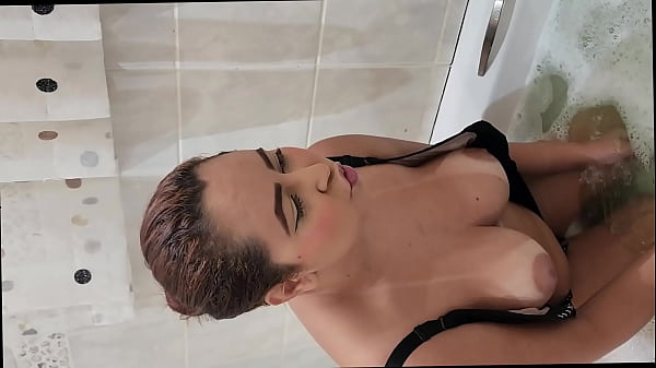 Sexy Bath 3