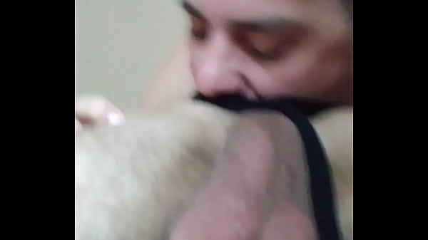 Download Video - Caindo de boca num cuzinho