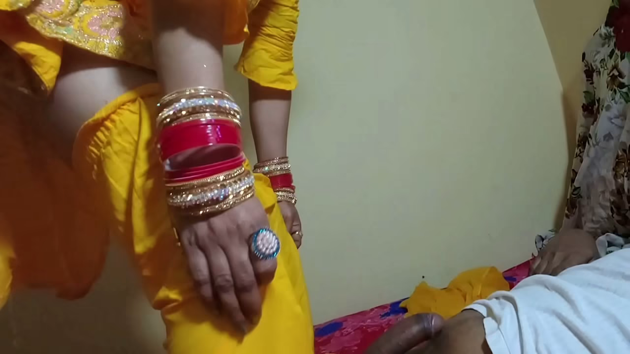 Hot Beautiful Bhabhi ass fucking viral video