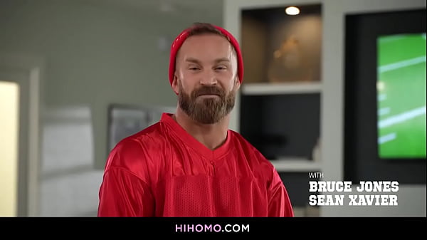 Barber Drew Valentino Seduces Client Andre Bedford in Hot and Steamy Shop Banging