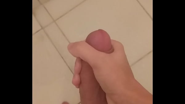 Batendo punheta mando vídeos no Whatsapp