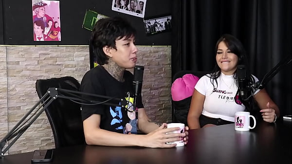 He plays more siririca and jacks off, he likes bitching, he's a nymphomaniac and he doesn't like to have much anal sex - DJ Rafa Loira and Mateus Hwang (SHEER/RED)
