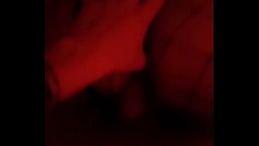 Le acaricio el ano mientras le entierro la verga a la pequeña latina