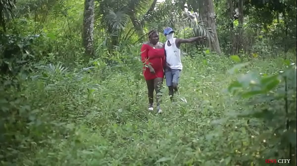 Hot outdoor sex with african gift