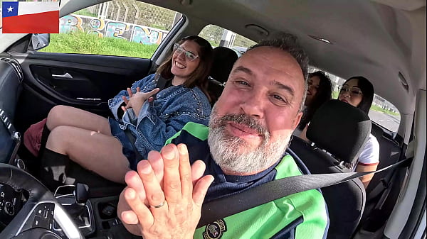 Download Video - A modelo Infinitha pegou uma carona em Santiago do Chile mamou nas ruas da cidade