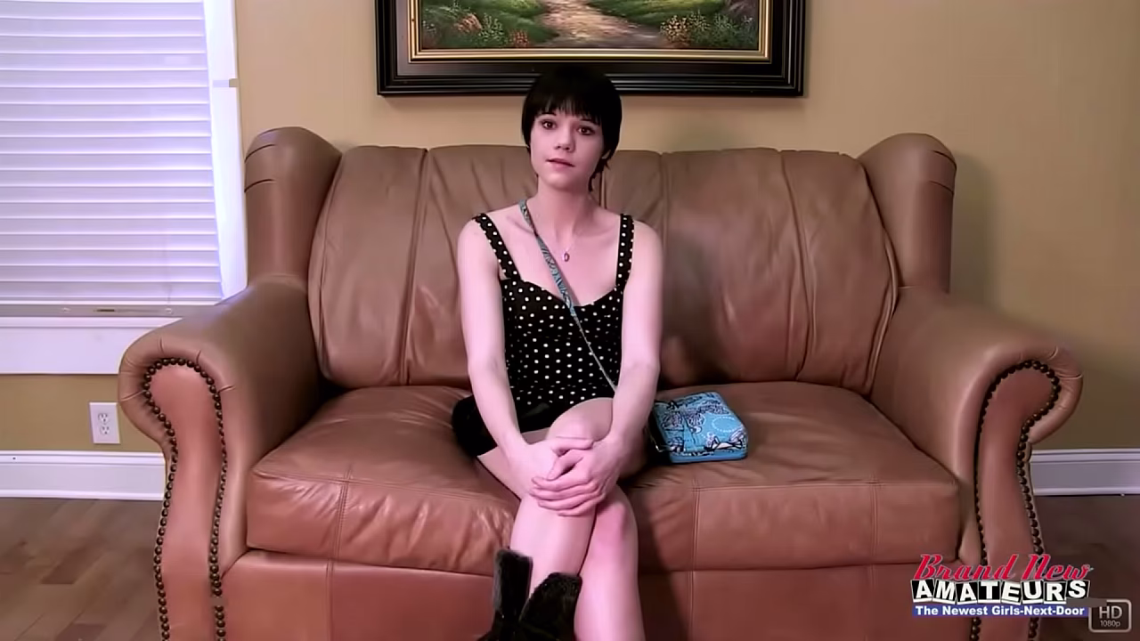 Short Haired Cutie Cora Enjoys Rimming Ass And Blowing A Juicy Dick!