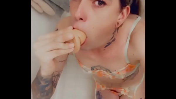 Beach Babe Loves To Play