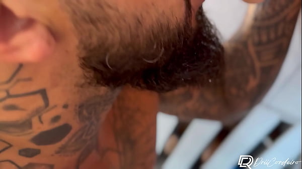 I fucked the gym's hottie in her bedroom closet before training