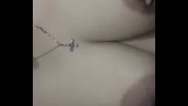 thumb boobs