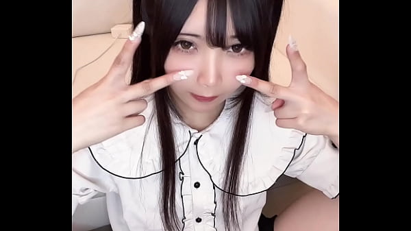 Pale Beauty with Harf Twin-Tailed Hair