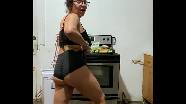 Download Video - Anna maria mature latina sexy Dominican MILF in black part 3