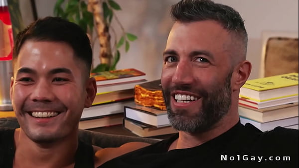 Sexo gay en vivo con garganta profunda y sexo a pelo con final de corrida
                   Sexo gay en vivo con garganta profunda y sexo a pelo con final de corrida muchos negros