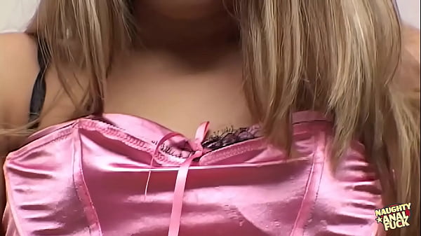 Double penetration is the only thing that can please this blonde