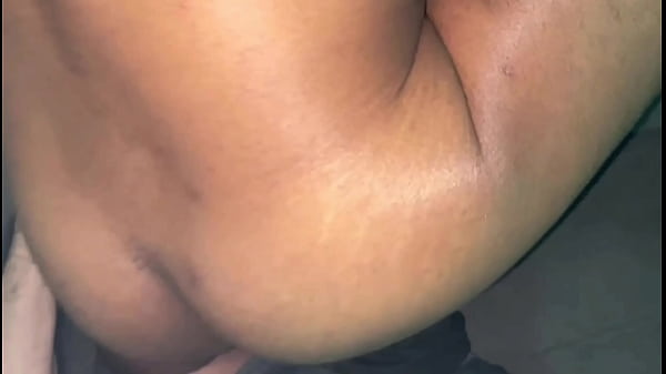 Homens bem dotados fazendo sexo gay, o passivo safadinho &eacute; tarado em rola grande