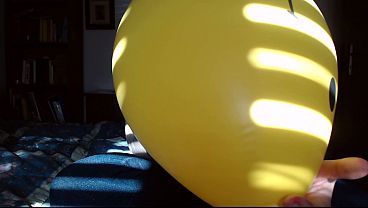 BIG YELLOW LOONER: Nicoletta’s High-Pressure Game on Latex