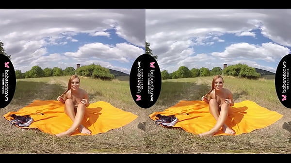 Solo gal, Ornela Morgan is moaning while cumming, in VR