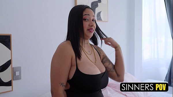 la puta de mi HERMANASTRA me envia un video para calentarme