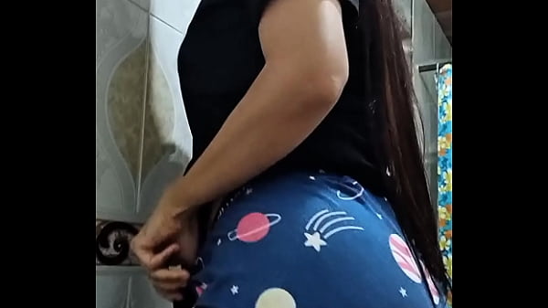 Porn actress Yulieth Gomez masturbates