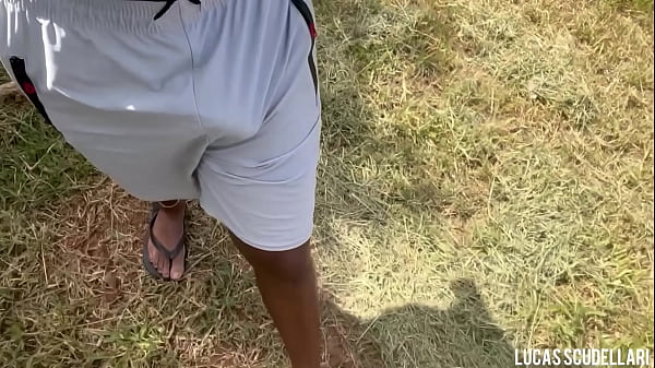 Download Video - Fui dar um rol&ecirc; sem cueca e ganhei mij&atilde;o de macho no mato