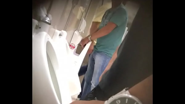 Hétero cafucu enrustido Banheirao