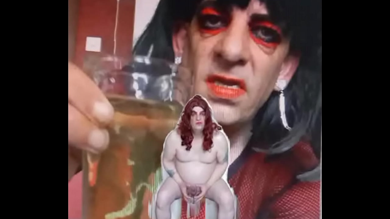 Hombre bisexual mariquita desnudo y expuesto mientras orina y luego lo traga parte 1
                   swallowing gay peeing sissy soloboy sissy crossdress not ashamed real amateur homemade video naked and exposed not cam shy me in the background of this video glass full of pee muchos negros