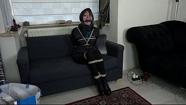 若い女性ルナ・ジャケット BDSM EP 3