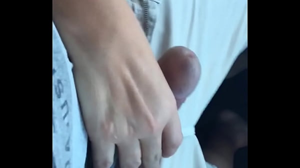 Esposa dirigindo e punhetando