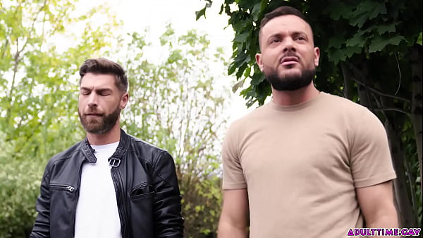 Download Video - What Happens In The Hot Tub&comma; Stays In The Hot Tub&excl; You might think this a censored scene from X-men with Wolverine and Bear&comma; but These hunks are named Sir Peter and Only Matt