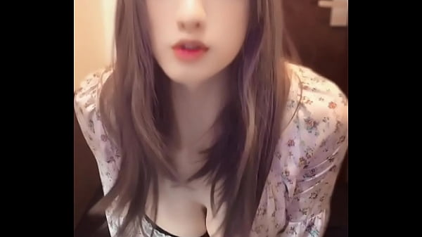 Download Video - 【個撮】ビッチと清楚な男の娘がオナニーする動画