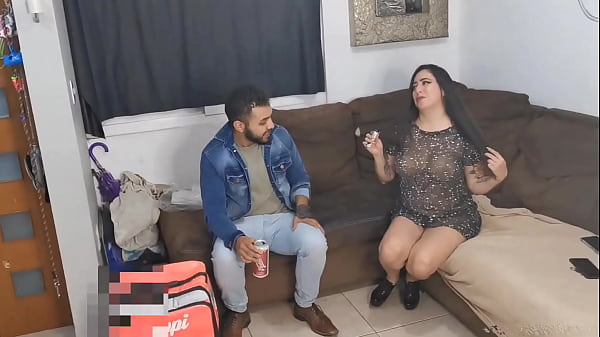 SEDUCING THE DELIVERY MAN, HOT LESBIANS END UP FULL OF CUM (1/2)