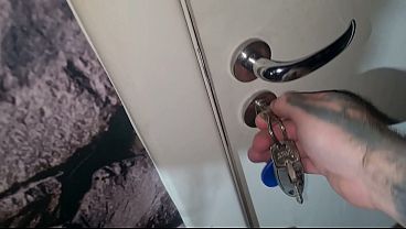 Gucci Asswell-Ebony Big Booty Real Estate Fucking A House