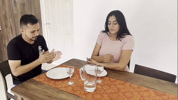 I have a date with a pregnant Tinder girl and I fuck her in the kitchen