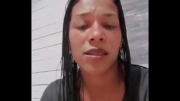 Safada arrependida de ter dado o cu para o cabeleleiro